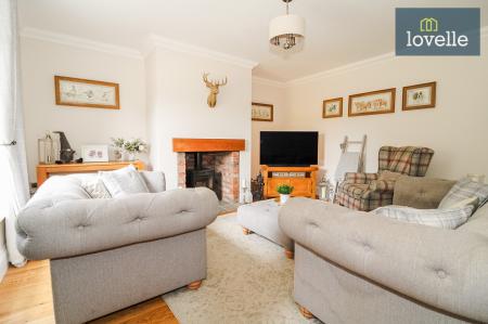 5 bedroom Detached house for sale in Ludborough Road, North Thoresby, DN36