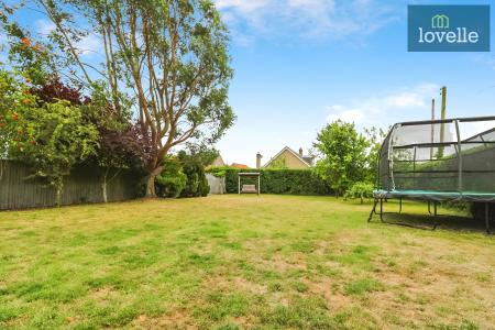 5 bedroom Detached house for sale in Ludborough Road, North Thoresby, DN36