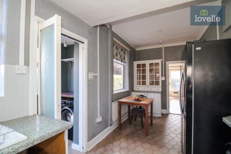 4 bedroom Semi-detached house for sale in Hereford Avenue, Grimsby, DN34