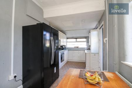 4 bedroom Semi-detached house for sale in Hereford Avenue, Grimsby, DN34