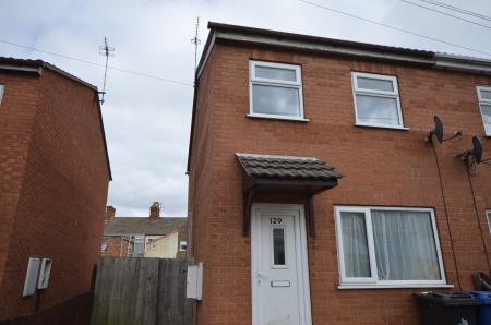 2 bedroom Terraced House to let in Oxford Street, Grimsby, DN32
