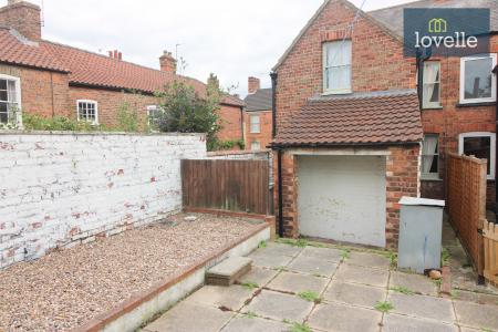 3 bedroom End of terrace house for sale in Queen Street, Louth, LN11