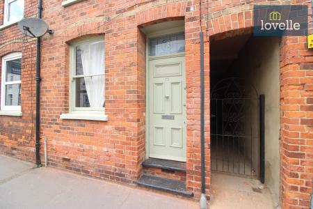 3 bedroom End of terrace house for sale in Queen Street, Louth, LN11