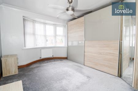 3 bedroom Detached bungalow for sale in Beaumonde, Holton-le-Clay, DN36