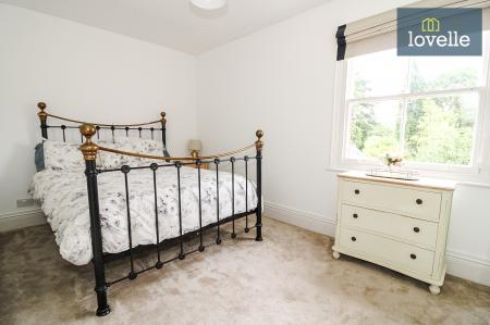 6 bedroom Semi-detached house for sale in Abbey Drive West, Grimsby, DN32