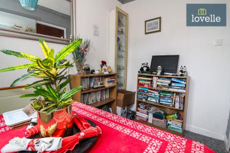 3 bedroom Semi-detached bungalow for sale in Westwood Road, Healing, DN41