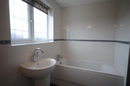 3 bedroom Detached house to let in Whimbrel Way, New Waltham, DN36