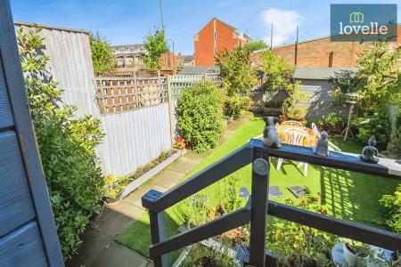 2 bedroom Terraced House for sale in Heritage Mews, Grimsby, DN32