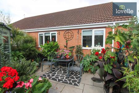 2 bedroom Semi-detached bungalow for sale in Jacklin Drive, Saltfleet, LN11