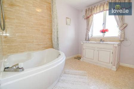 5 bedroom Detached house for sale in Nooking Lane, Aylesby, DN37