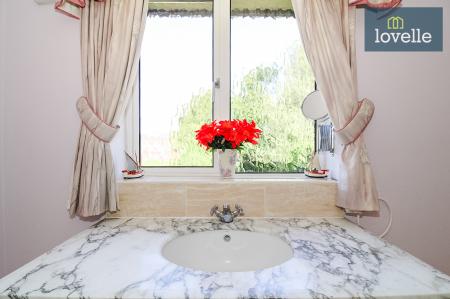 5 bedroom Detached house for sale in Nooking Lane, Aylesby, DN37