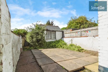 3 bedroom Terraced House for sale in Clifton Road, Grimsby, DN34