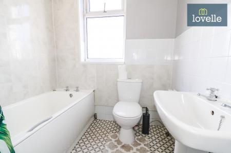 3 bedroom Terraced House for sale in Clifton Road, Grimsby, DN34
