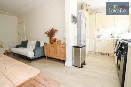 3 bedroom Semi-detached house for sale in Cragston Avenue, Grimsby, DN33