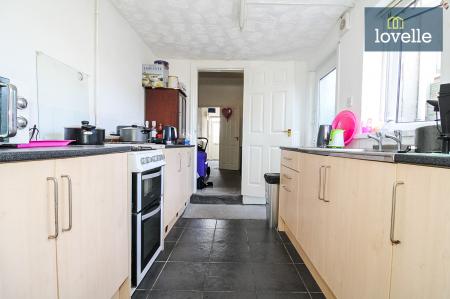 3 bedroom Terraced House for sale in Heneage Road, Grimsby, DN32