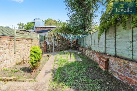 3 bedroom Terraced House for sale in Heneage Road, Grimsby, DN32