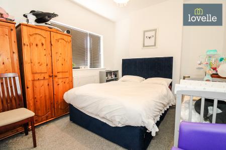 3 bedroom Terraced House for sale in Heneage Road, Grimsby, DN32