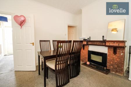 3 bedroom Terraced House for sale in Heneage Road, Grimsby, DN32