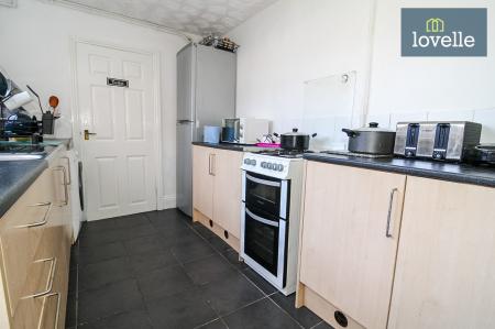 3 bedroom Terraced House for sale in Heneage Road, Grimsby, DN32