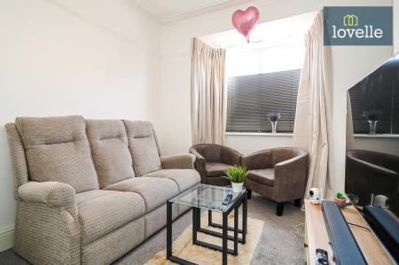 3 bedroom Terraced House for sale in Heneage Road, Grimsby, DN32