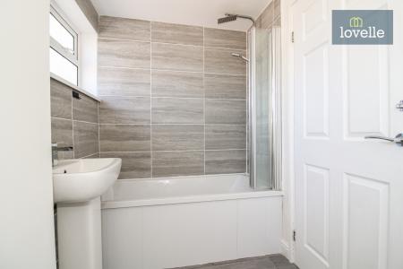 3 bedroom Semi-detached house for sale in Beverley Close, Holton-le-Clay, DN36