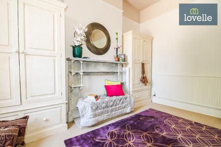 5 bedroom End of terrace house for sale in Abbey Road, Grimsby, DN32