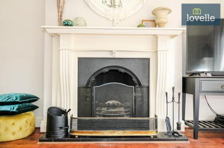 5 bedroom End of terrace house for sale in Abbey Road, Grimsby, DN32