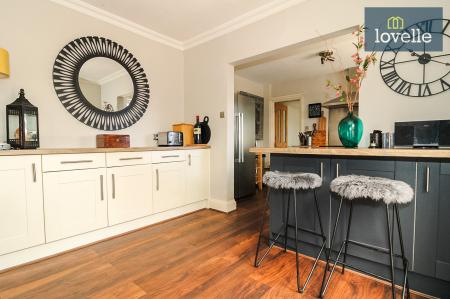 5 bedroom End of terrace house for sale in Abbey Road, Grimsby, DN32