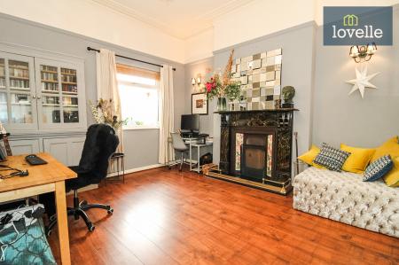 5 bedroom End of terrace house for sale in Abbey Road, Grimsby, DN32