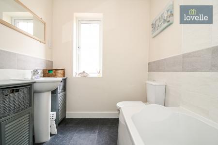 3 bedroom Detached house for sale in Burton Road, Immingham, DN40