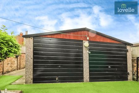 2 bedroom Flat for sale in Welholme Road, Grimsby, DN32