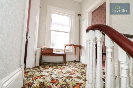 2 bedroom Flat for sale in Welholme Road, Grimsby, DN32