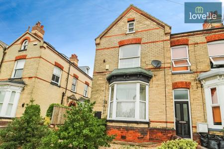 2 bedroom Flat for sale in Welholme Road, Grimsby, DN32