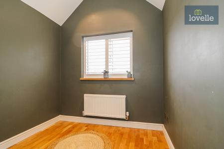 4 bedroom Detached house for sale in Clematis Avenue, Healing, DN41