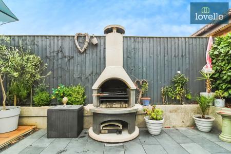 4 bedroom Detached house for sale in Clematis Avenue, Healing, DN41