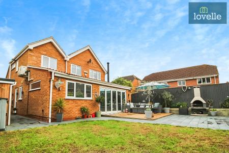 4 bedroom Detached house for sale in Clematis Avenue, Healing, DN41