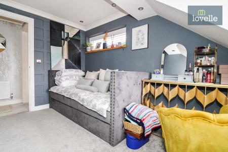 4 bedroom Detached house for sale in Clematis Avenue, Healing, DN41