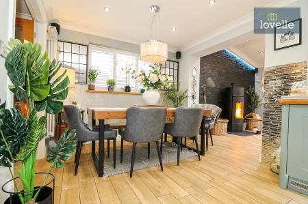 4 bedroom Detached house for sale in Clematis Avenue, Healing, DN41