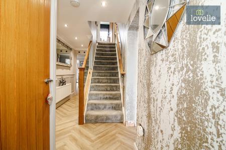 4 bedroom Detached house for sale in Clematis Avenue, Healing, DN41