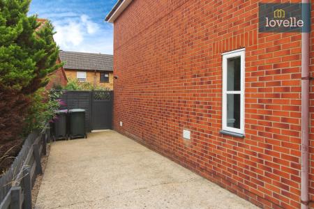 2 bedroom End of terrace house for sale in Parsons Halt, Louth, LN11