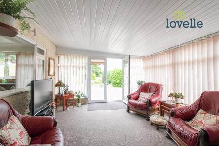 2 bedroom Detached bungalow for sale in Church Lane, Holton-le-Clay, DN36