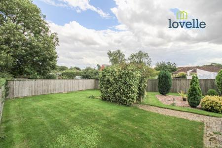 2 bedroom Detached bungalow for sale in Church Lane, Holton-le-Clay, DN36