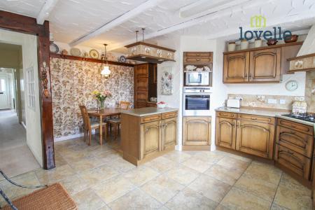 2 bedroom Detached bungalow for sale in Church Lane, Holton-le-Clay, DN36