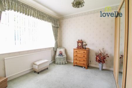 2 bedroom Detached bungalow for sale in Church Lane, Holton-le-Clay, DN36