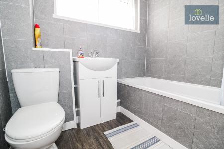 3 bedroom Terraced House for sale in Westerdale Way, Willows, Grimsby, DN37