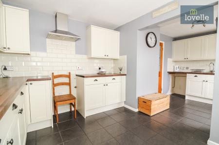 3 bedroom Terraced House for sale in Westerdale Way, Willows, Grimsby, DN37