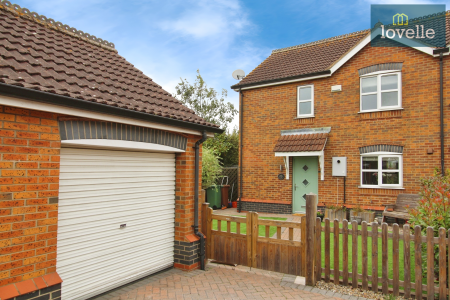 3 bedroom Semi-detached house for sale in Garden Village, North Killingholme, DN40