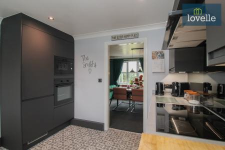 3 bedroom Semi-detached house for sale in Garden Village, North Killingholme, DN40