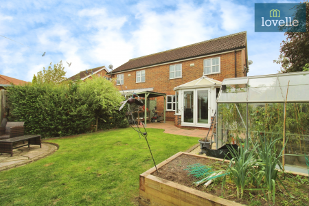 3 bedroom Semi-detached house for sale in Garden Village, North Killingholme, DN40