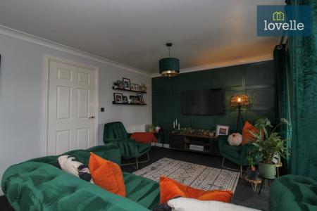 3 bedroom Semi-detached house for sale in Garden Village, North Killingholme, DN40